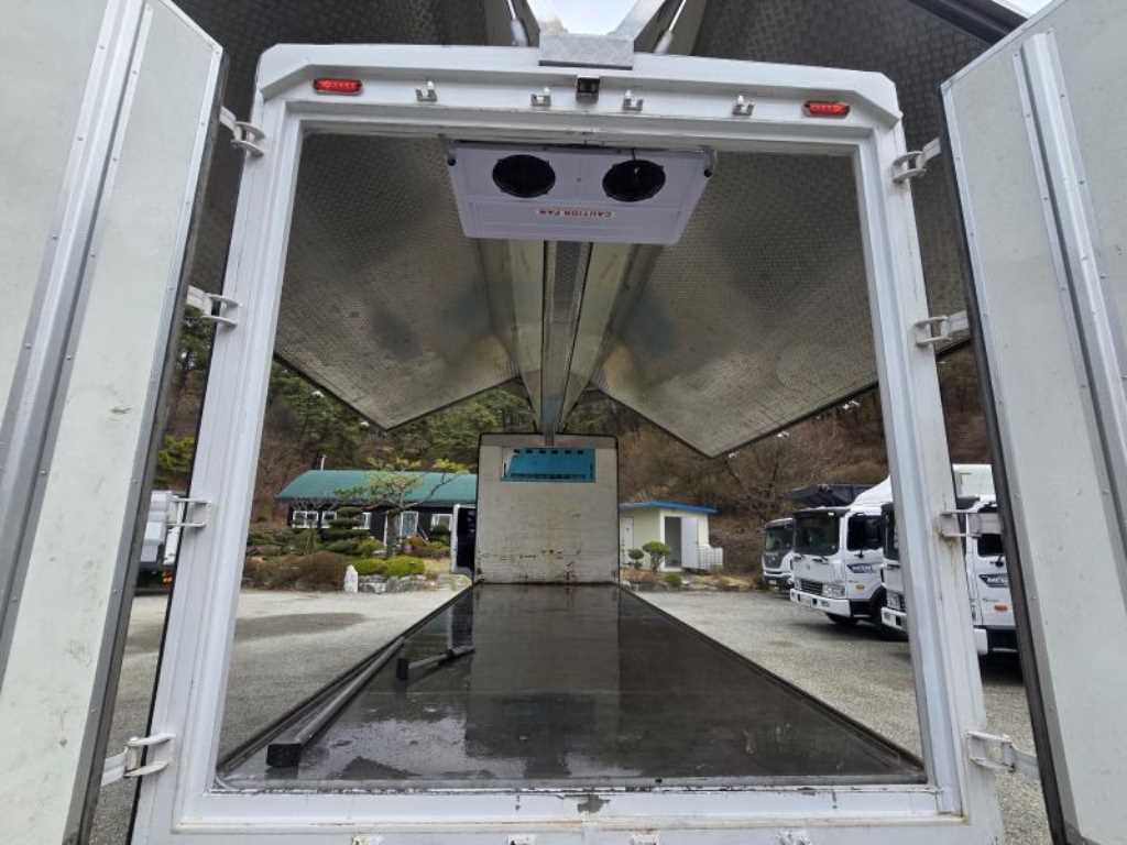 medium and large cargo truck - Vista 10