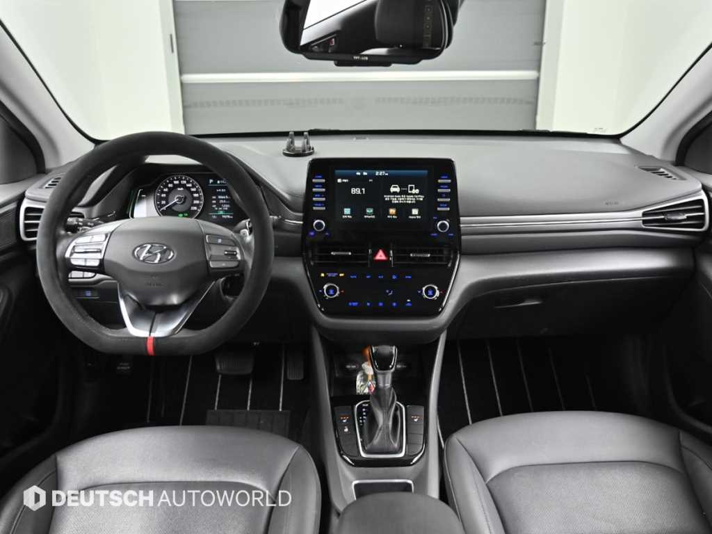 HYUNDAI Ioniq - Vista 7