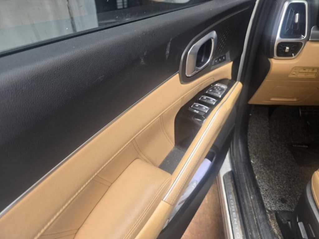 KIA Sorento - Vista 5