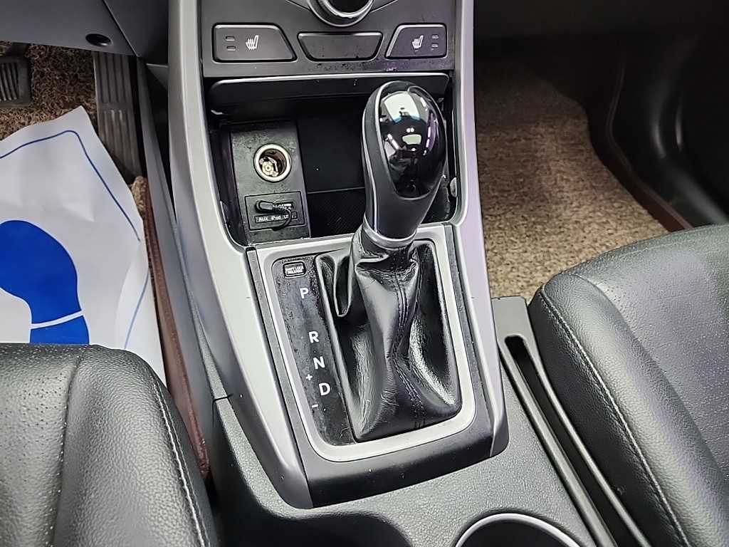 HYUNDAI Avante - Vista 8