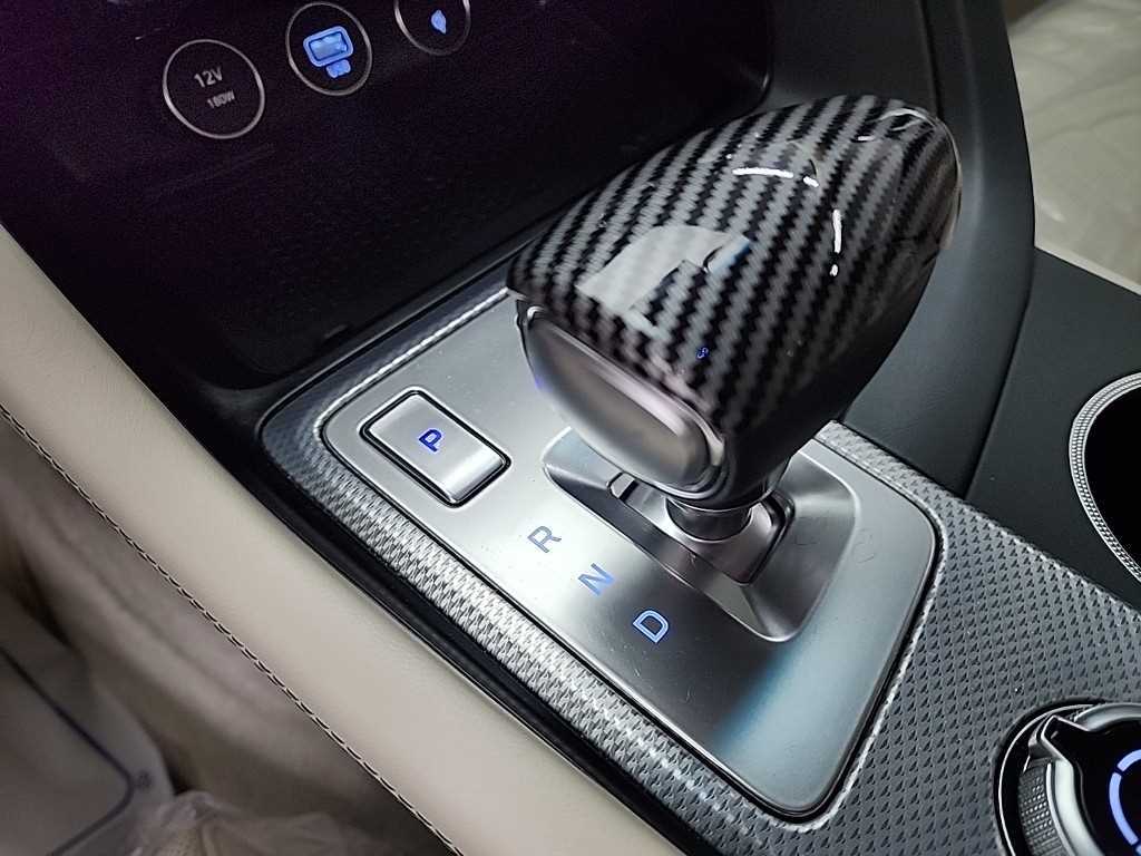 Genesis G70 - Vista 8