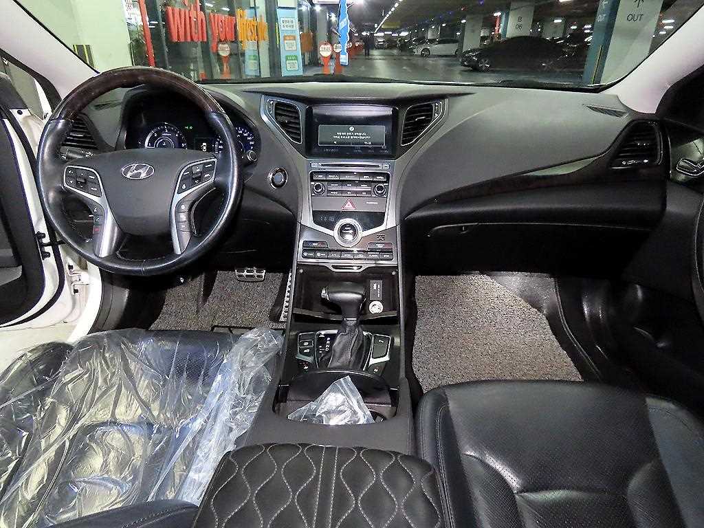 HYUNDAI Grandeur - Vista 9