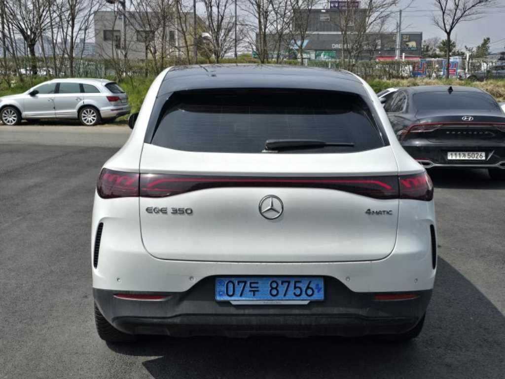 Mercedes Benz EQE - Vista 5