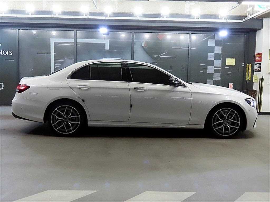 Mercedes Benz E class - Vista 3