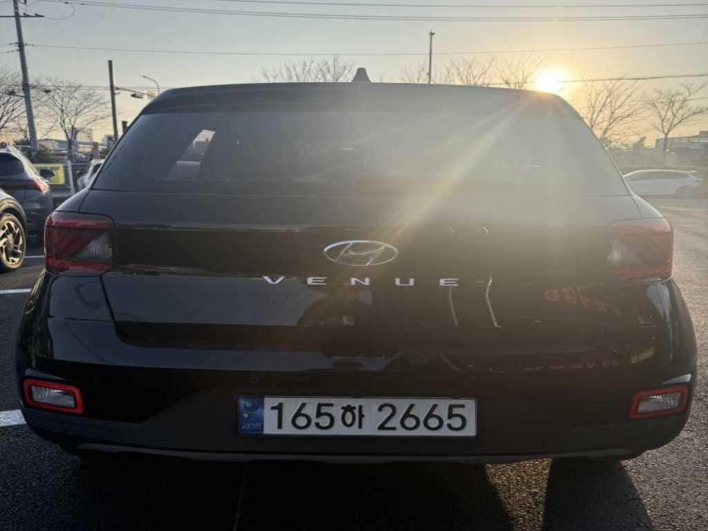 HYUNDAI Venue - Vista 3