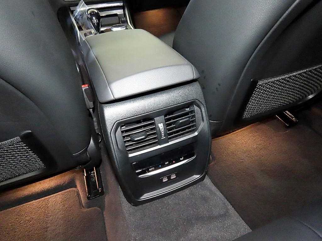 BMW 3 series 2021 Negro - Importación desde Corea - HF Imports Iquique - Foto 15