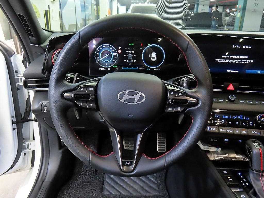 HYUNDAI Avante - Vista 8