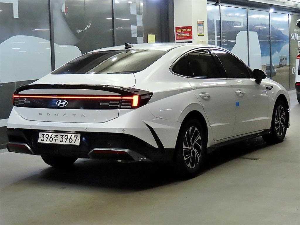 HYUNDAI Sonata - Vista 2