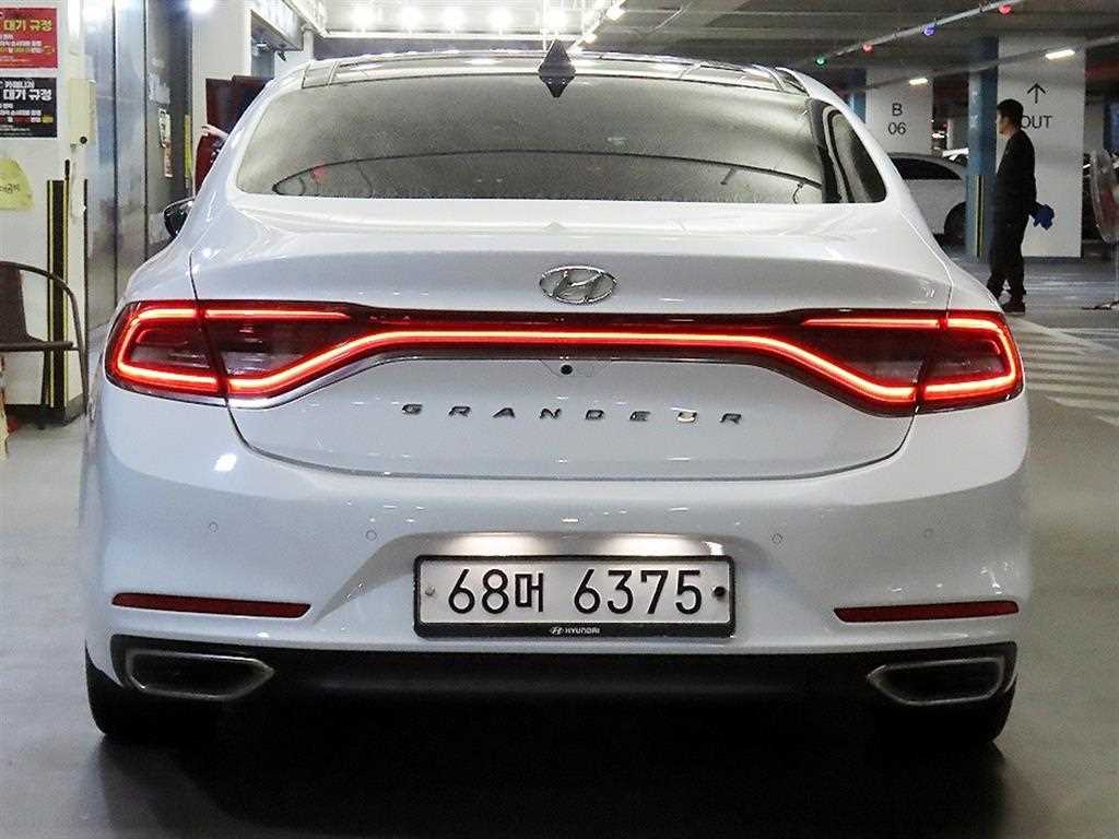 HYUNDAI Grandeur - Vista 5