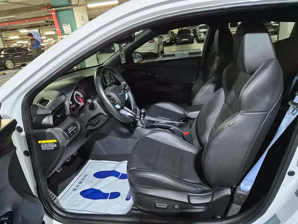 HYUNDAI Veloster - Vista 6