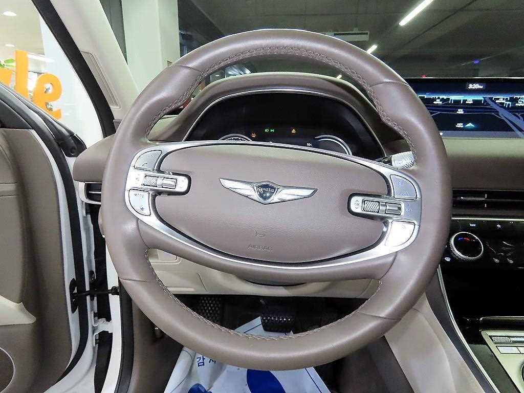 Genesis GV80 - Vista 8