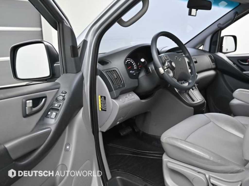 HYUNDAI Starex - Vista 11