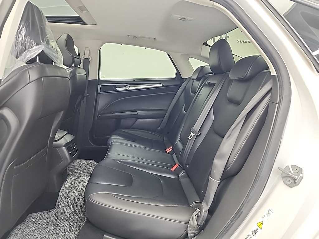 Ford Mondeo - Vista 12