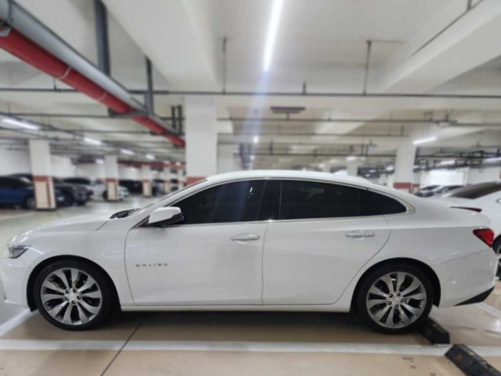 Chevrolet Malibu - Vista 3