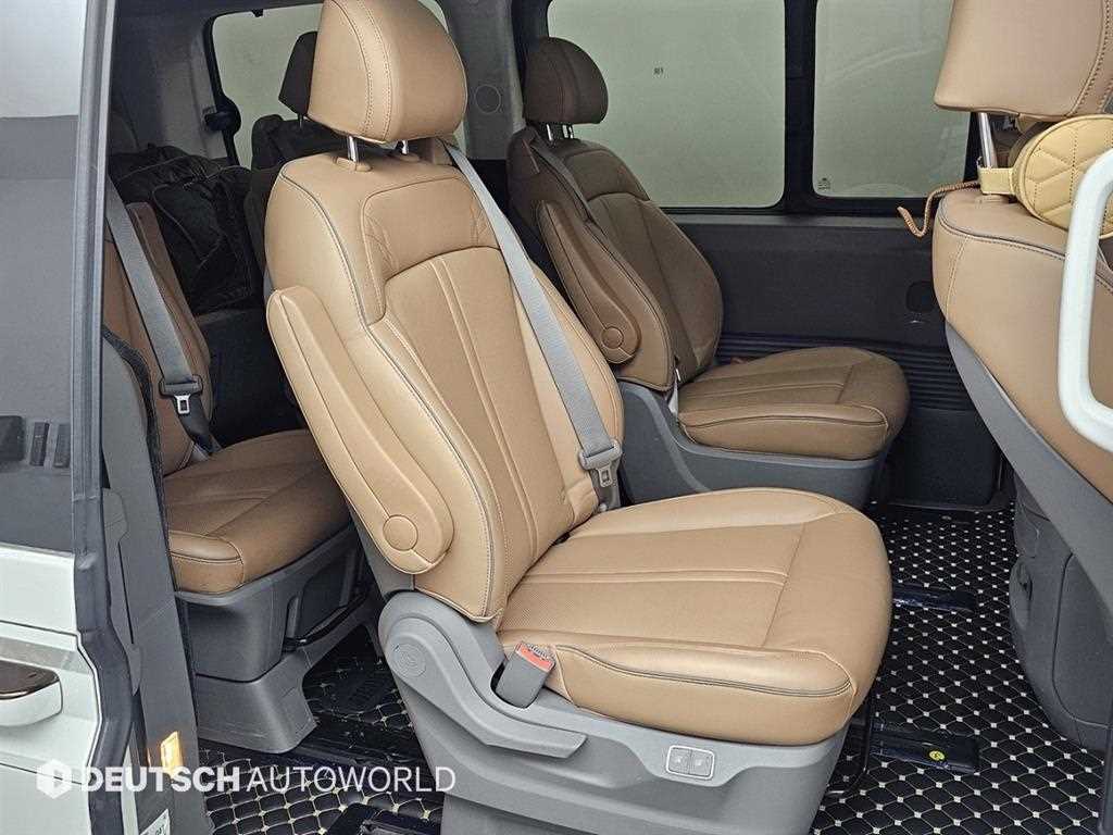 HYUNDAI Staria - Vista 11