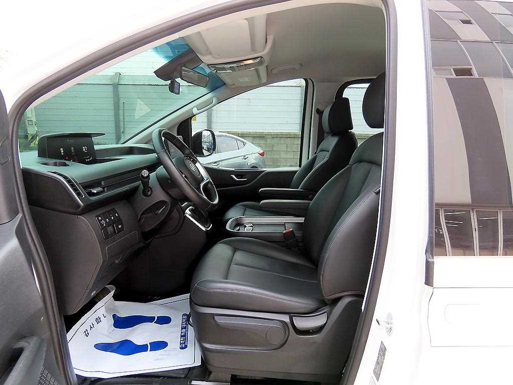 HYUNDAI Staria - Vista 5