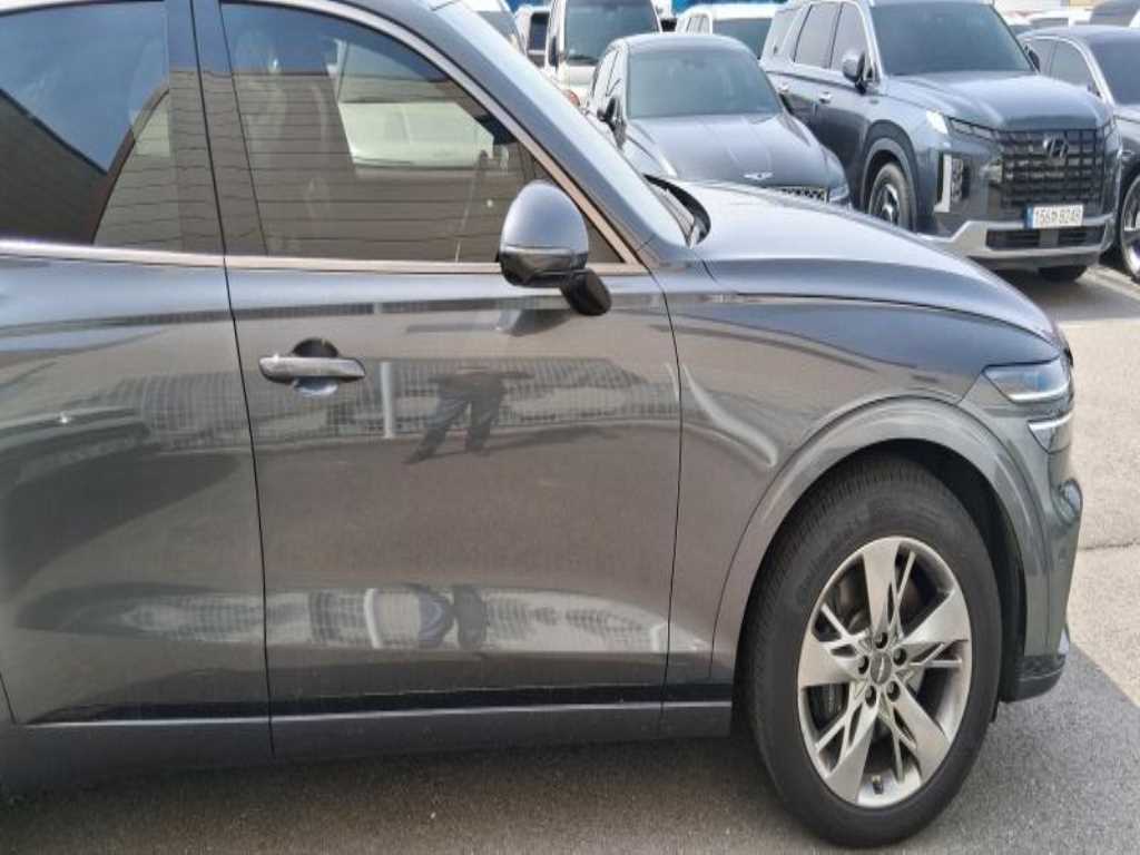 Genesis GV70 - Vista 5