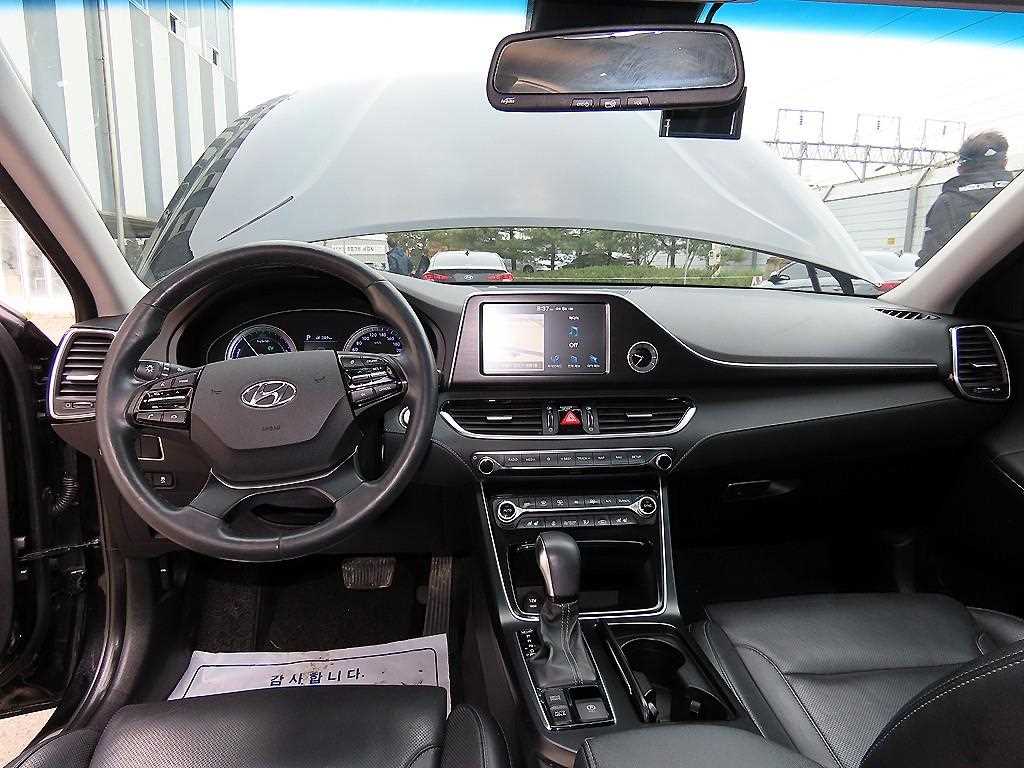 HYUNDAI Grandeur - Vista 7