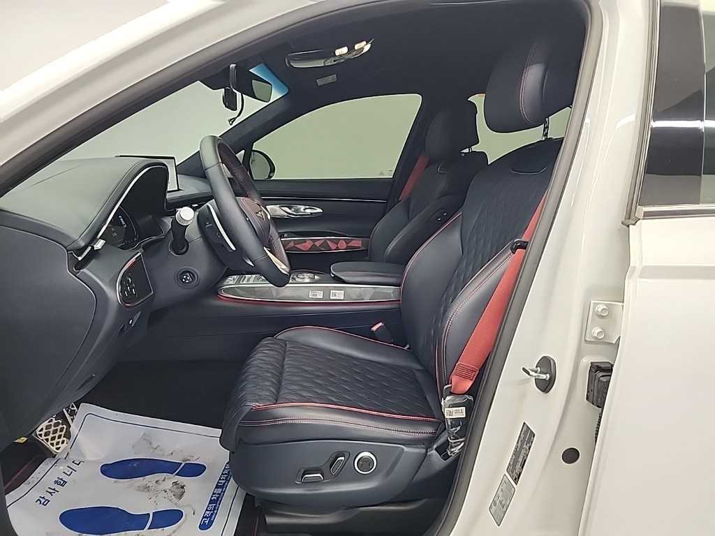 Genesis GV70 - Vista 11