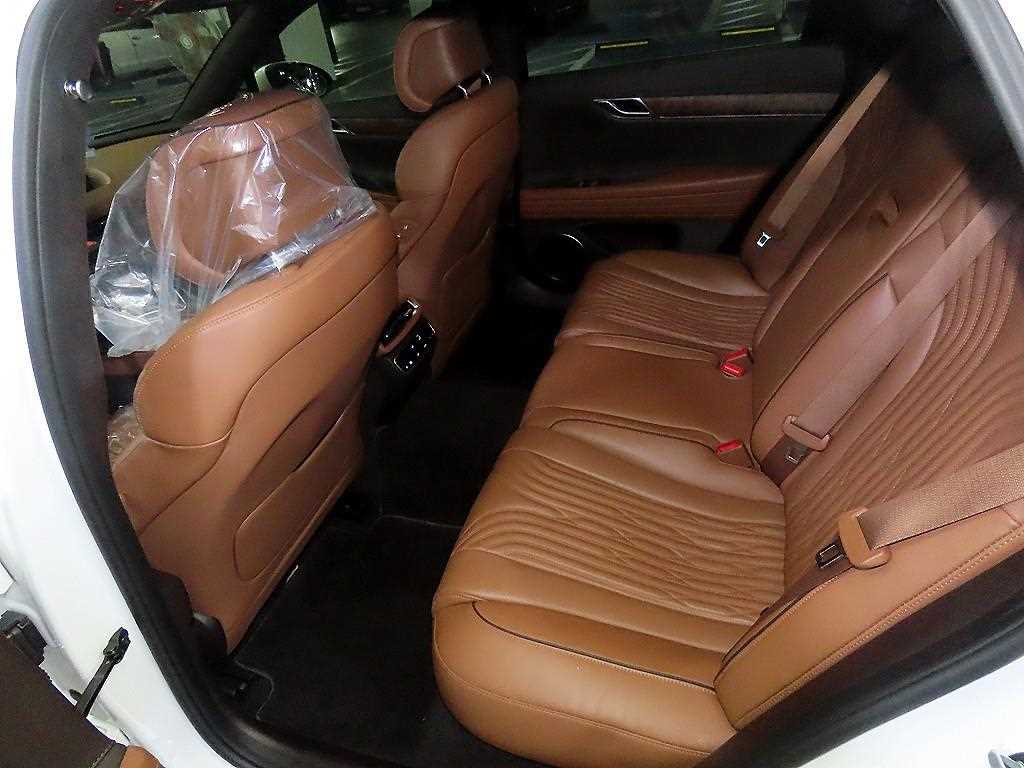 Genesis G80 - Vista 7