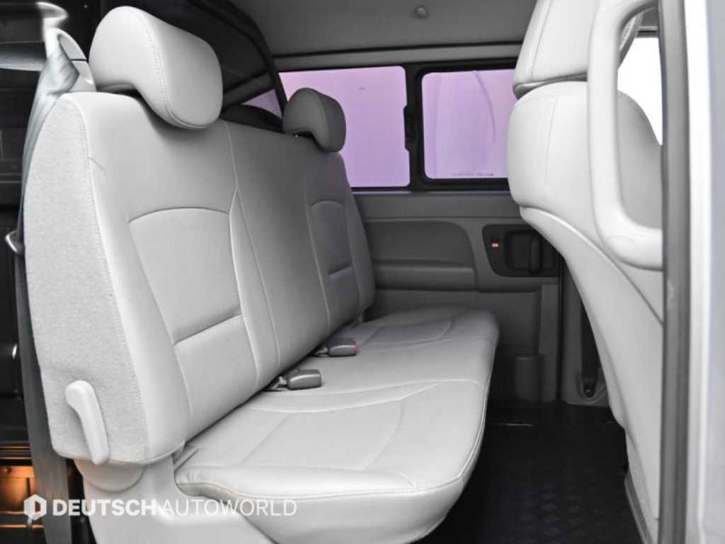 HYUNDAI Starex - Vista 12