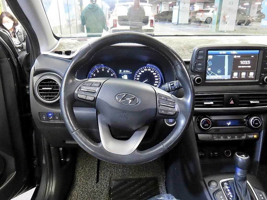HYUNDAI Kona - Vista 8