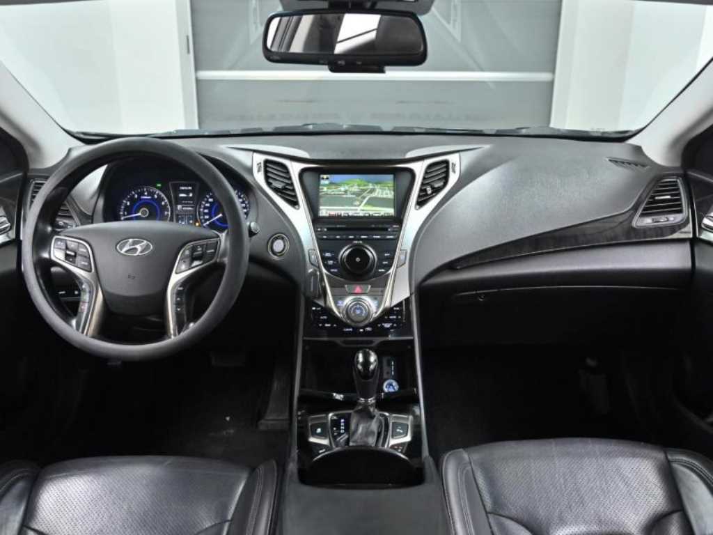 HYUNDAI Grandeur - Vista 8