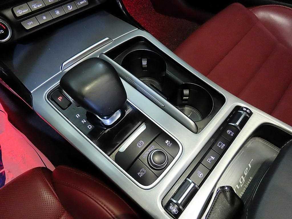 KIA Stinger - Vista 12