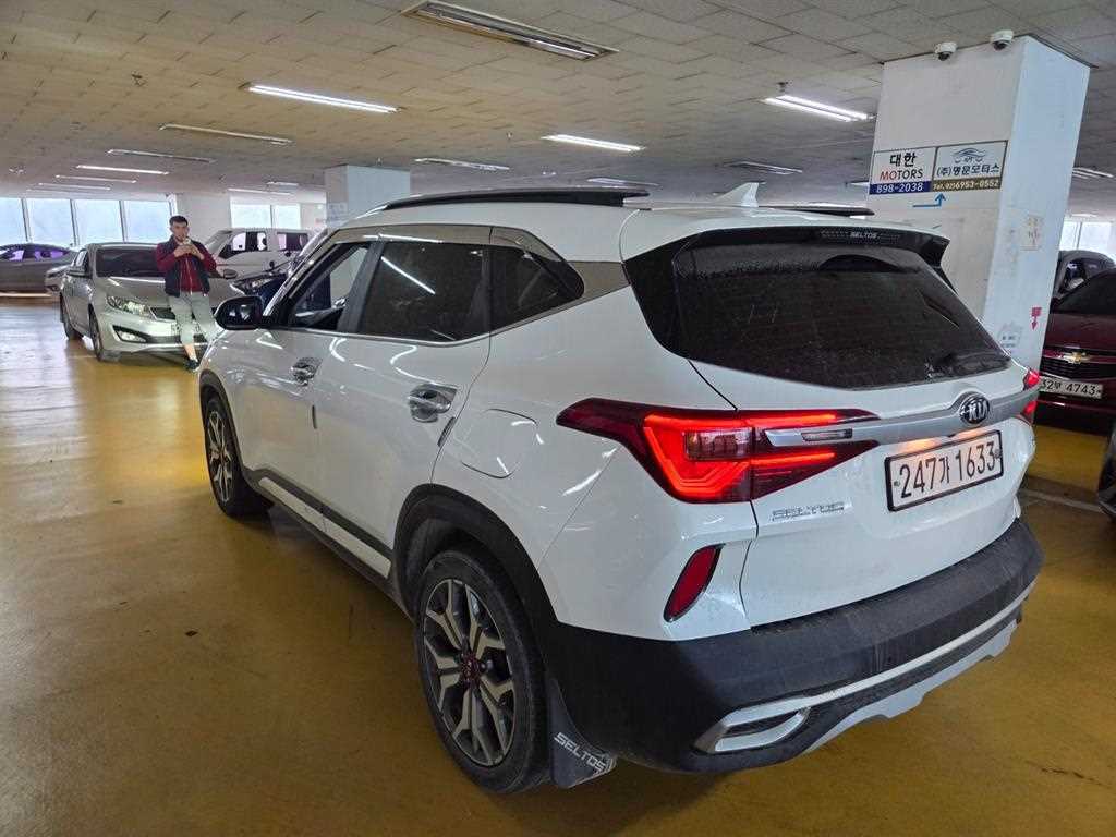 KIA Seltos - Vista 6
