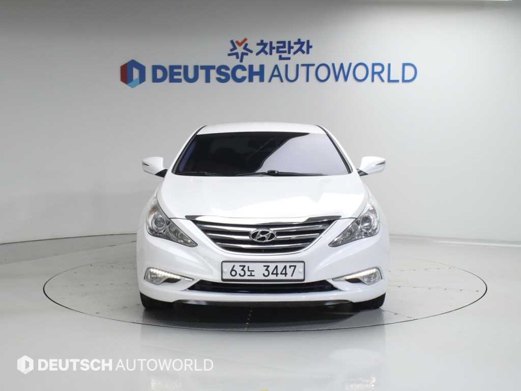 HYUNDAI Sonata - Vista 3