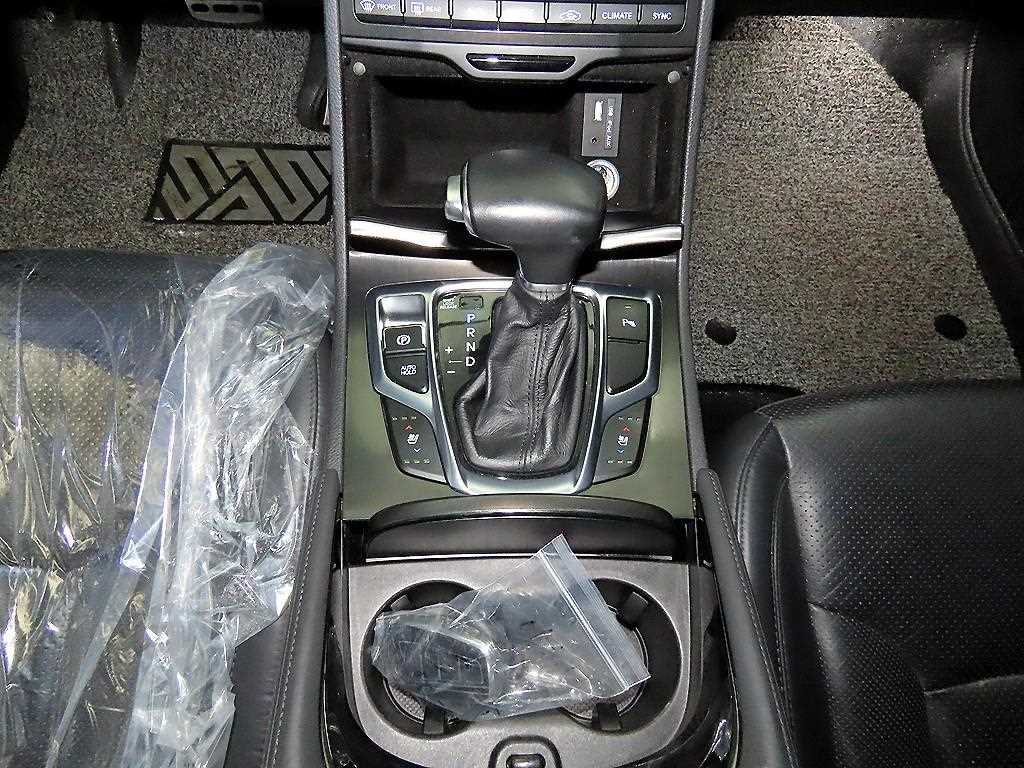 HYUNDAI Grandeur - Vista 11