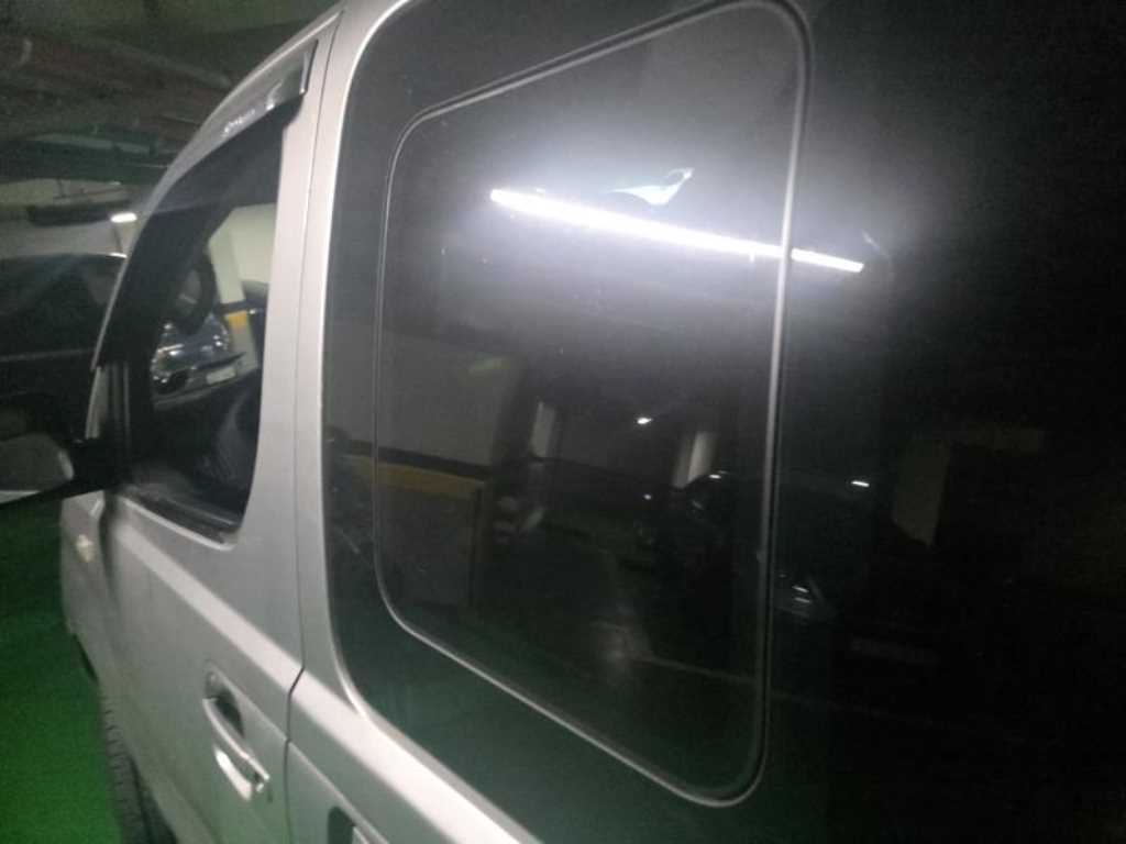 HYUNDAI Starex - Vista 4