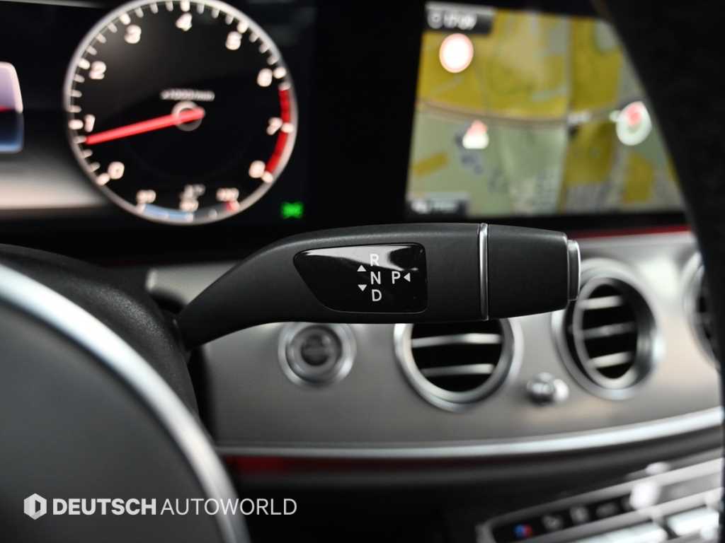 Mercedes Benz E class - Vista 9