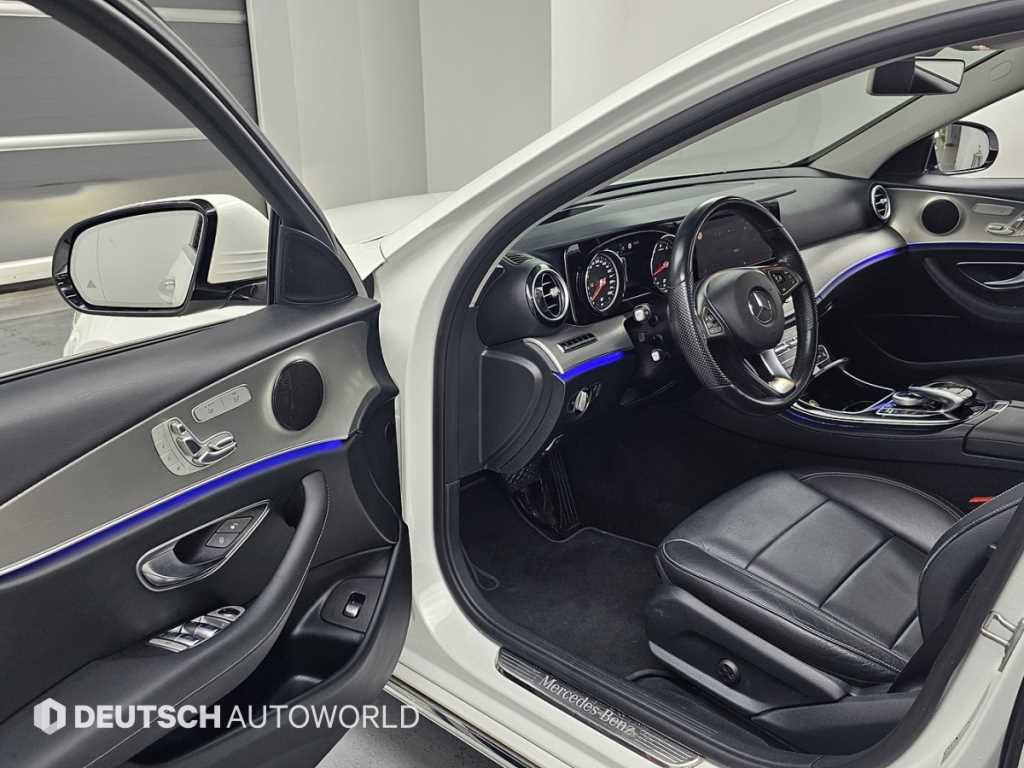 Mercedes Benz E class - Vista 11