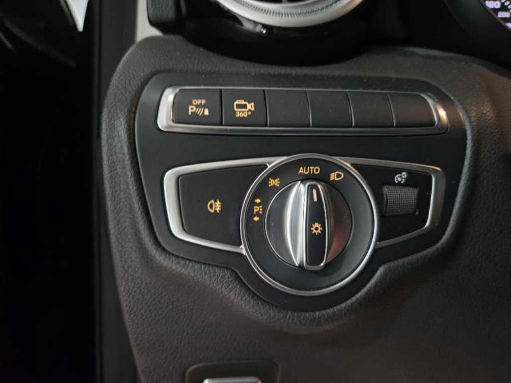 Mercedes Benz GLC Class - Vista 11