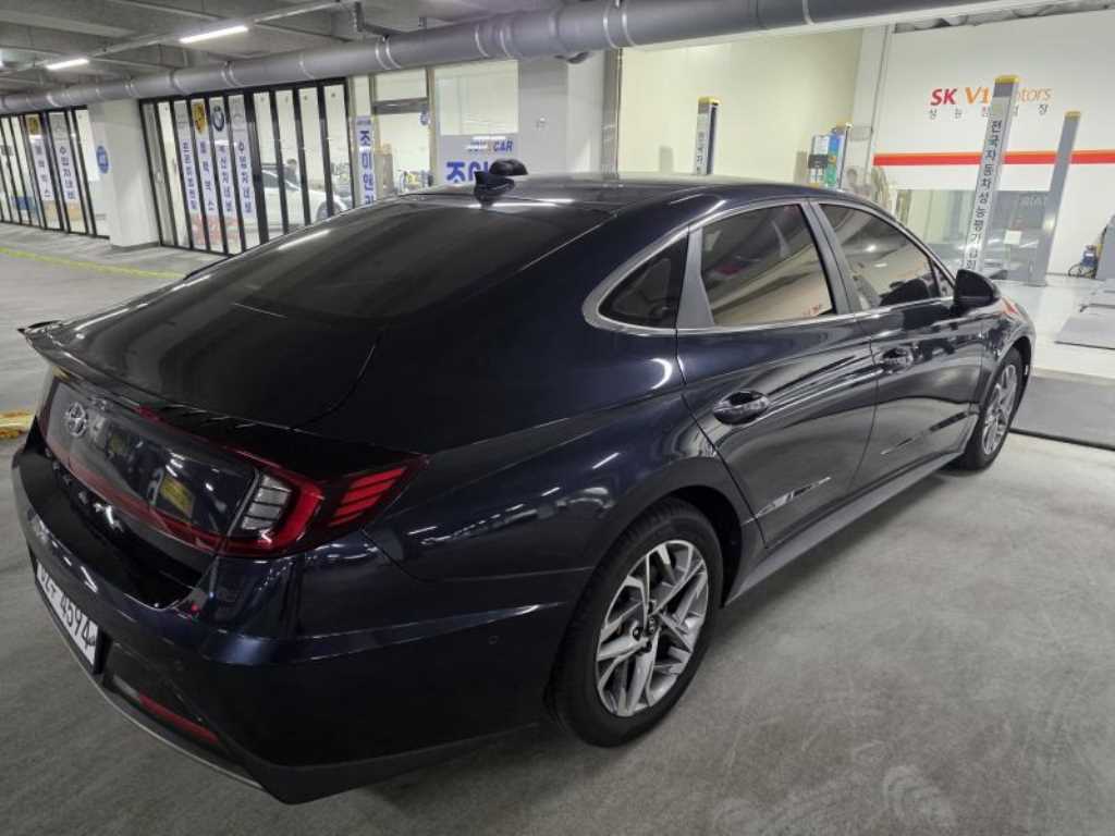 HYUNDAI Sonata - Vista 3