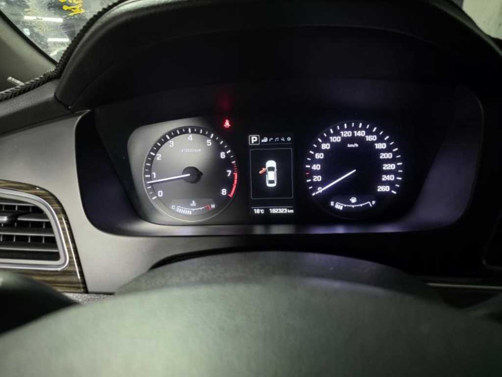 HYUNDAI Sonata - Vista 4