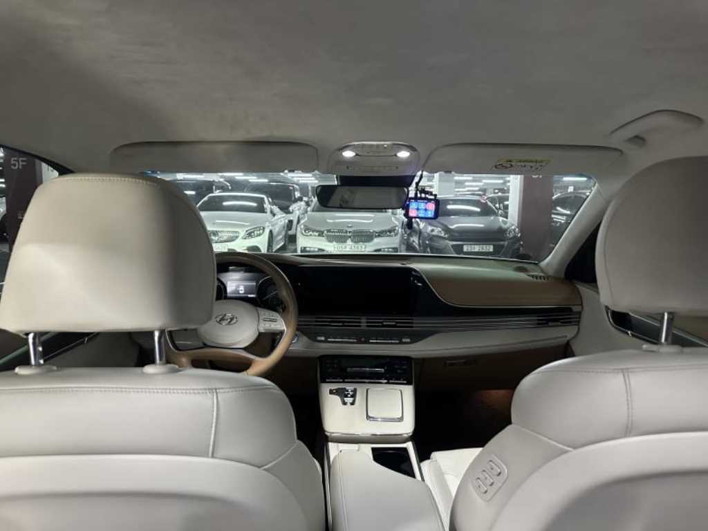 HYUNDAI Grandeur - Vista 10