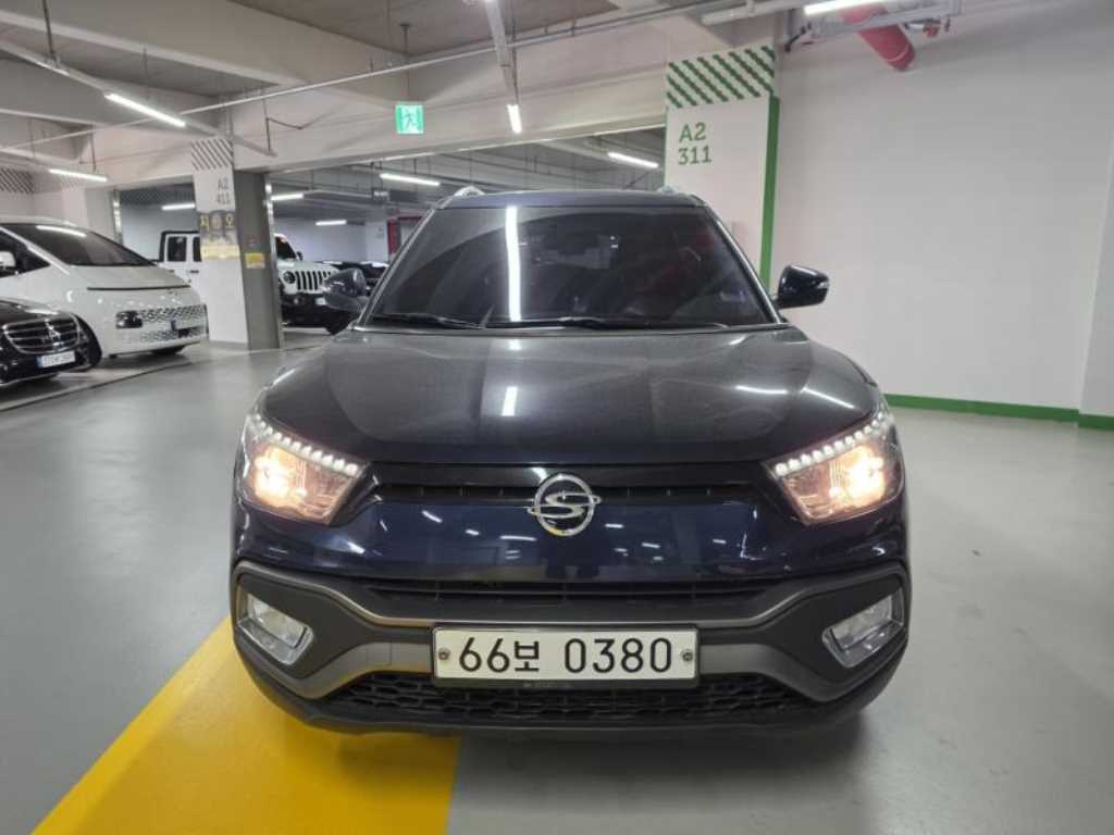 Ssangyong Tivoli 2016 Azul - Importación desde Corea - HF Imports Iquique - Foto 1