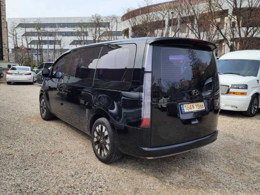 HYUNDAI Staria - Vista 6