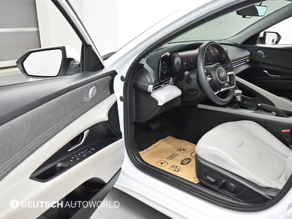 HYUNDAI Avante - Vista 11