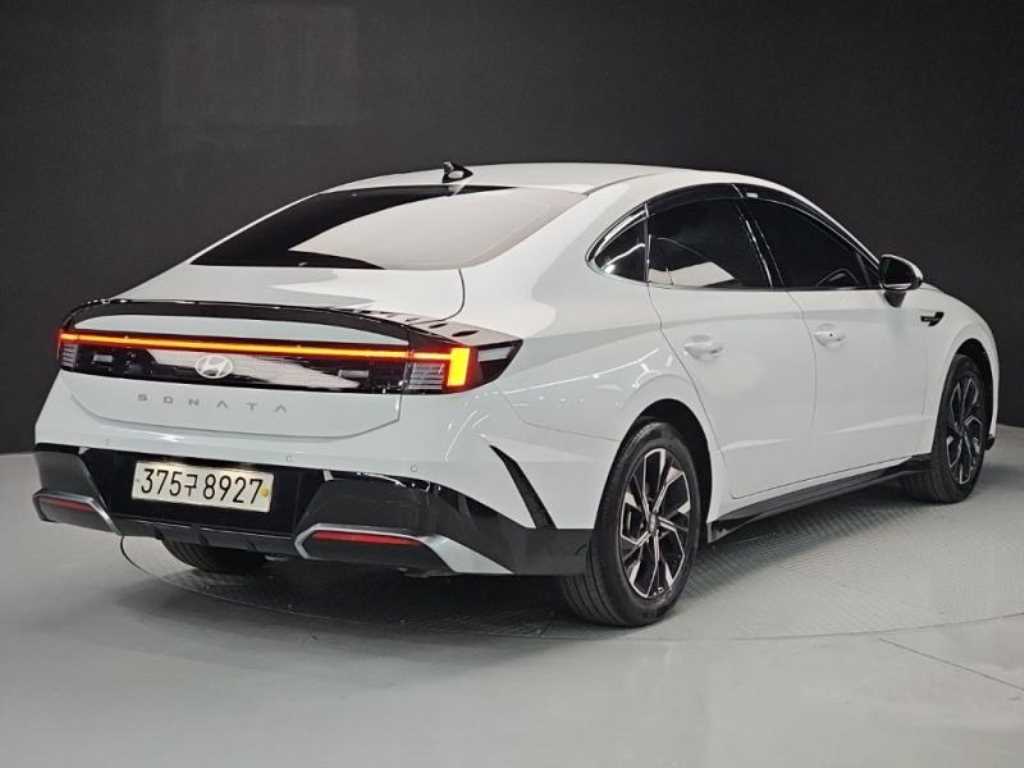 HYUNDAI Sonata - Vista 3