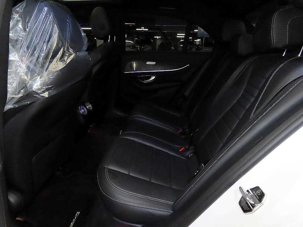 Mercedes Benz E class - Vista 7