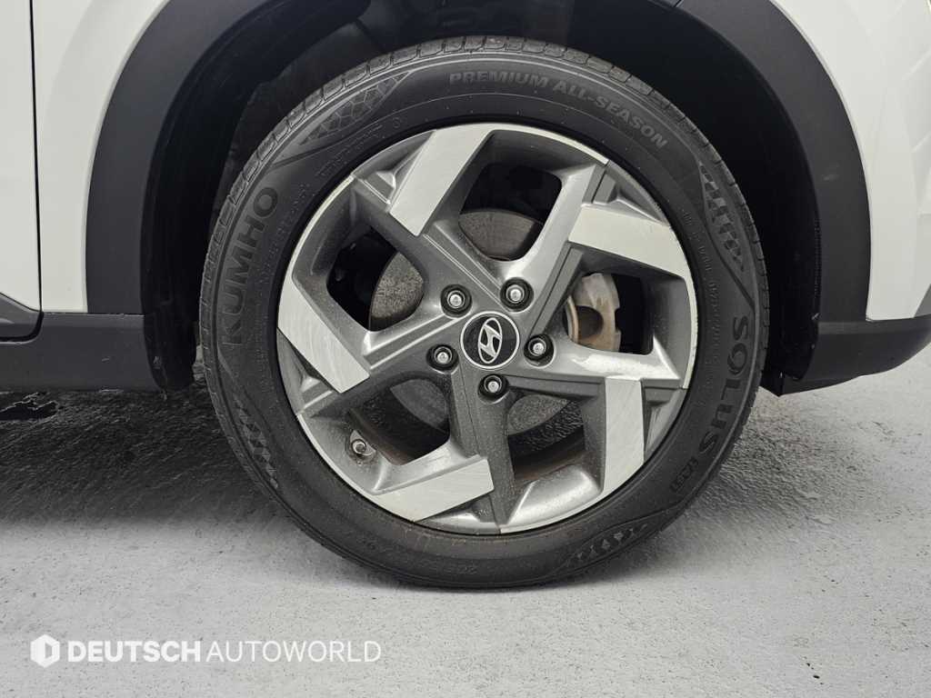 HYUNDAI Venue - Vista 5