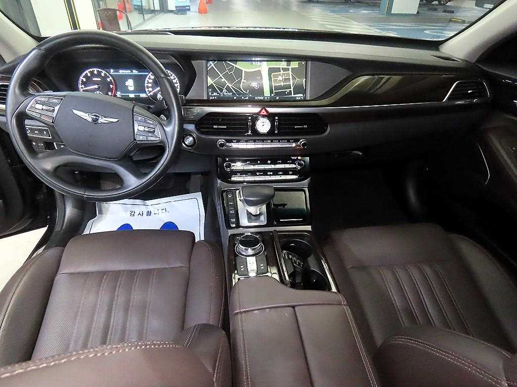 Genesis EQ900 - Vista 10