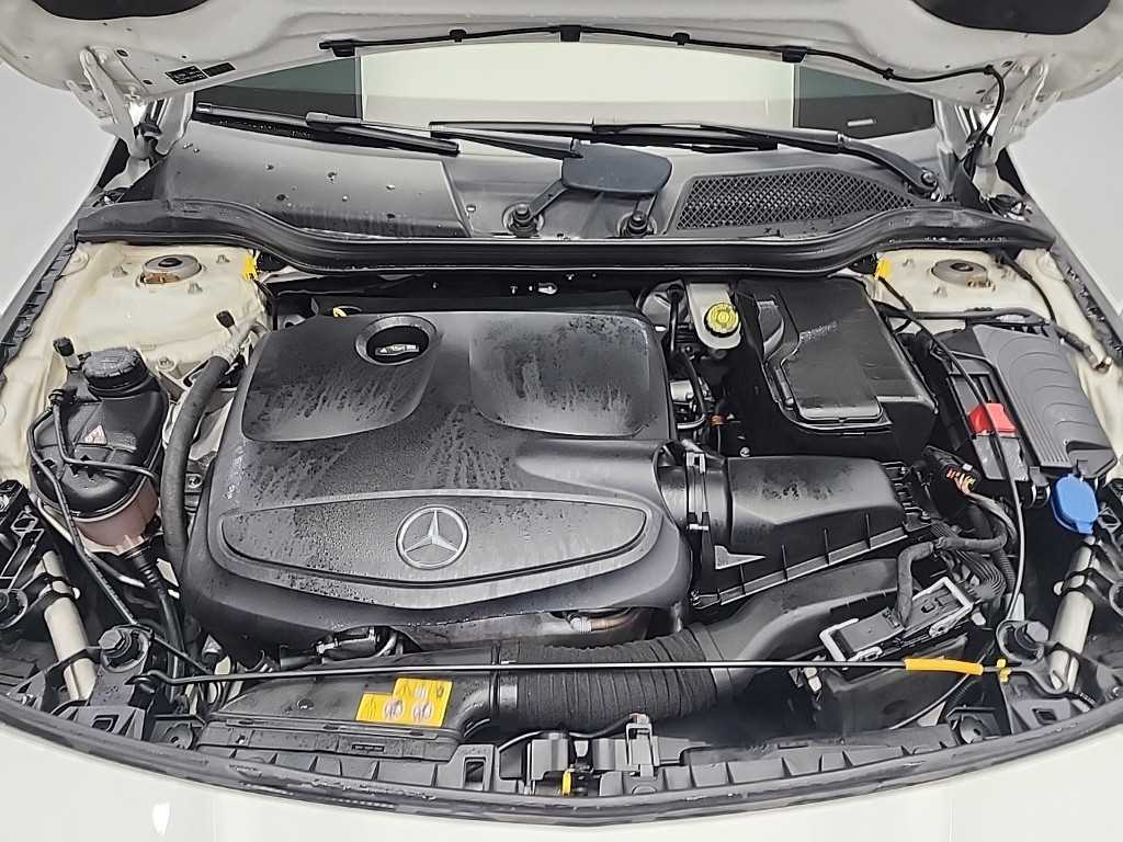 Mercedes Benz CLA Class - Vista 5