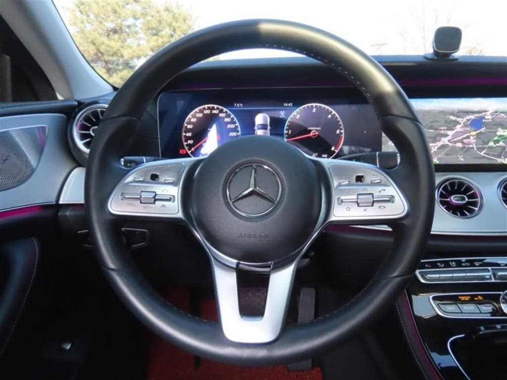 Mercedes Benz CLS Class - Vista 8