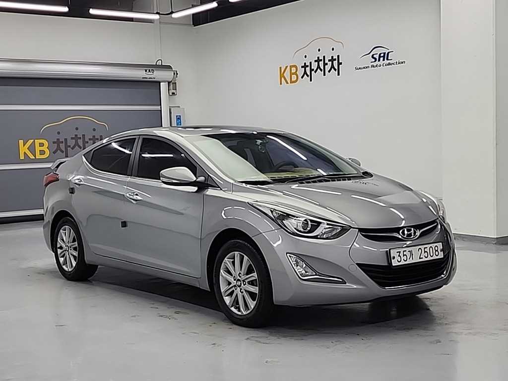 HYUNDAI Avante - Vista 4