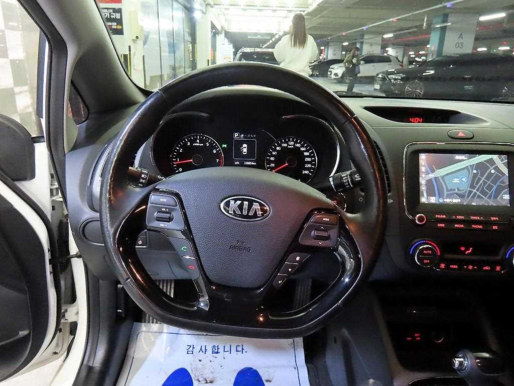 KIA K3 - Vista 8
