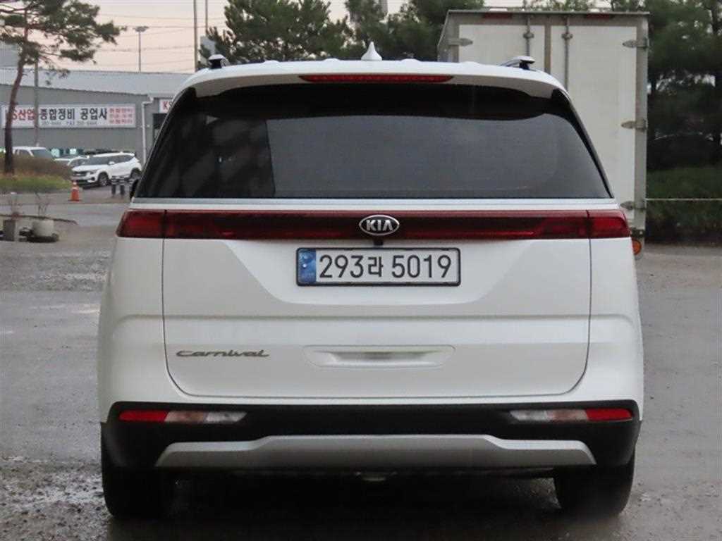 KIA Carnival - Vista 4